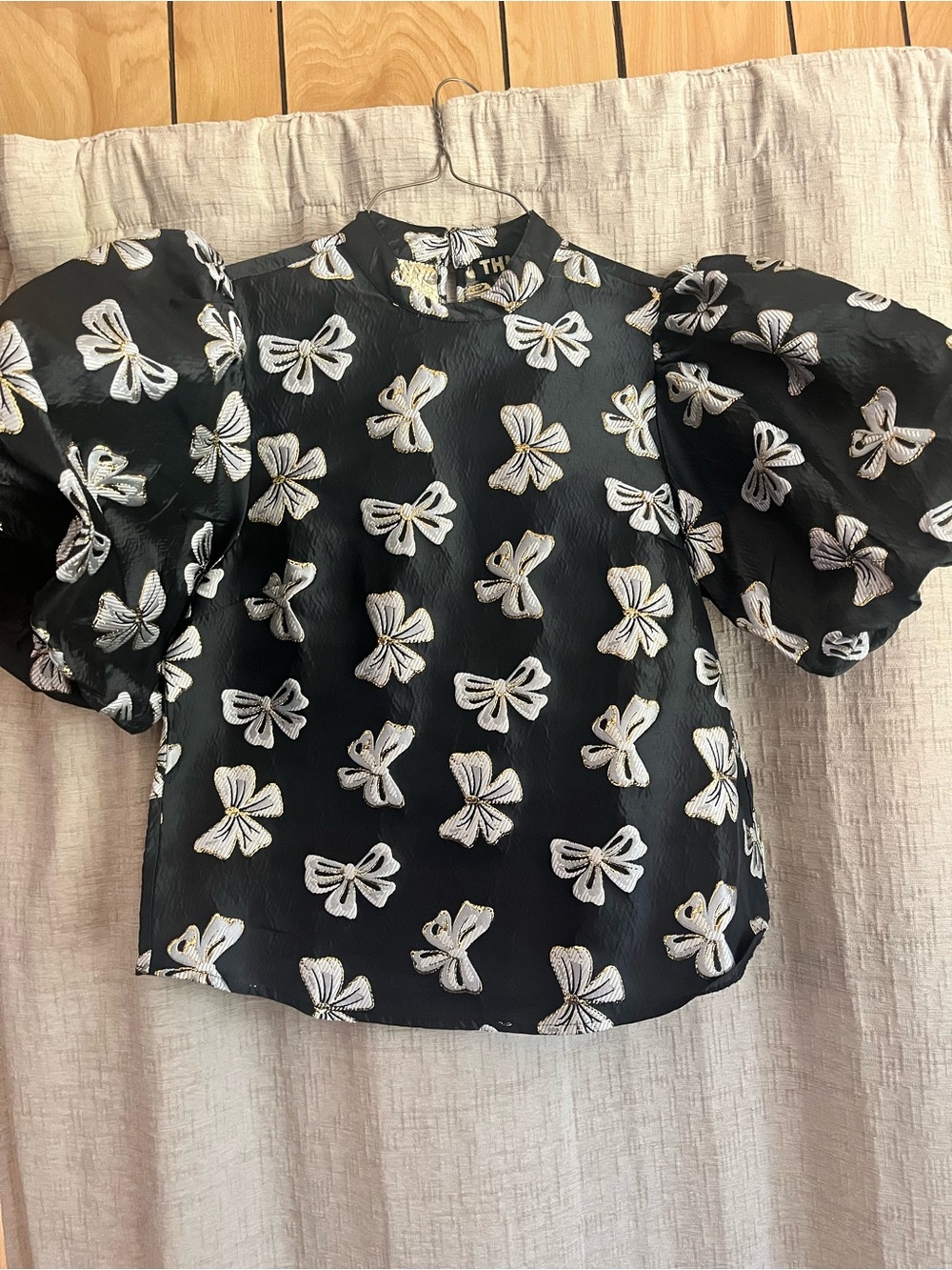 THML Black Puff-Sleeve Top with White Bow Embroidery